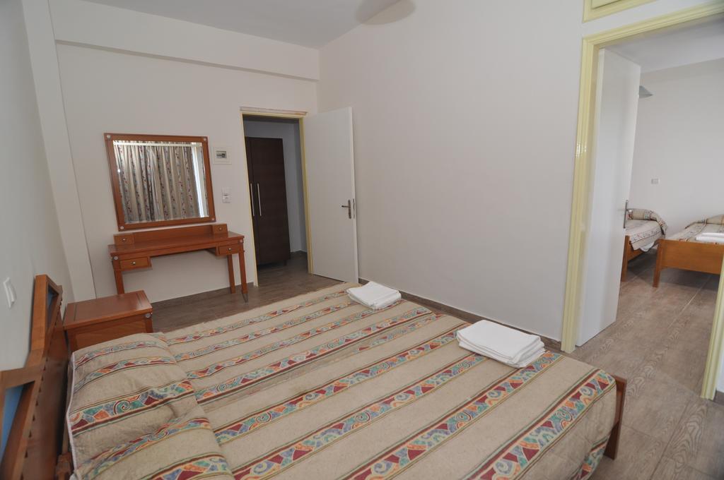 Hollywood Suites Tigaki Exterior foto