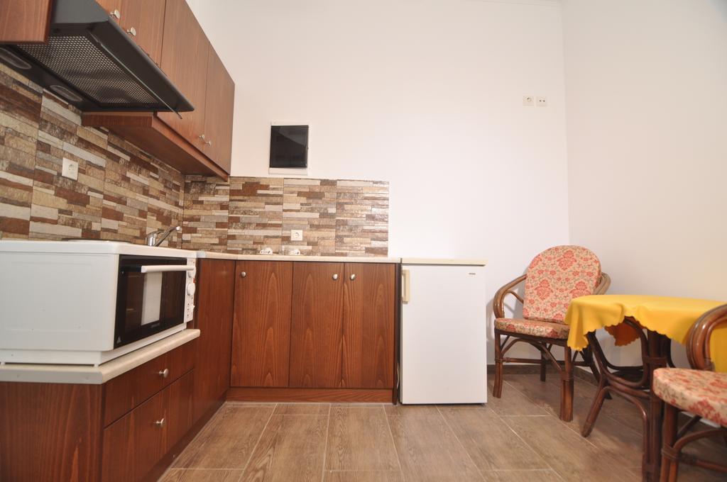 Hollywood Suites Tigaki Exterior foto