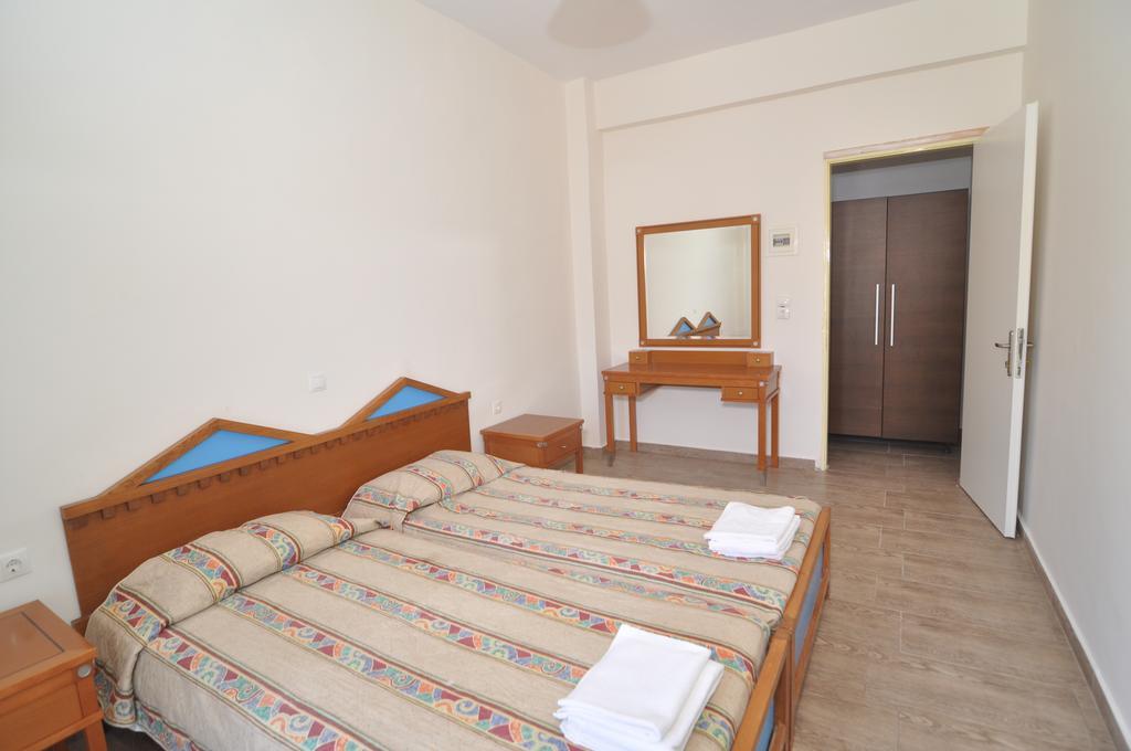 Hollywood Suites Tigaki Exterior foto