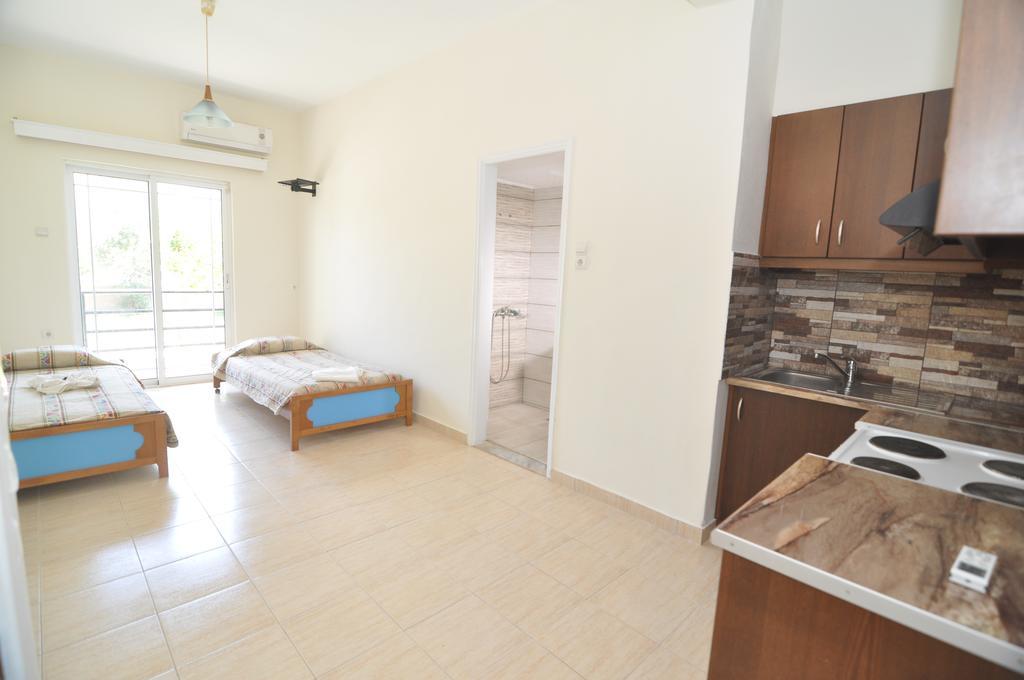 Hollywood Suites Tigaki Exterior foto