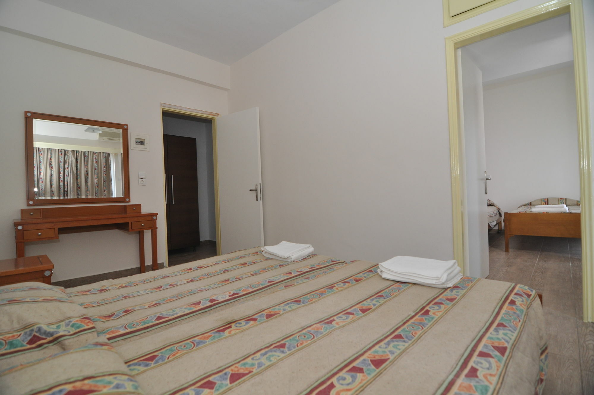 Hollywood Suites Tigaki Exterior foto
