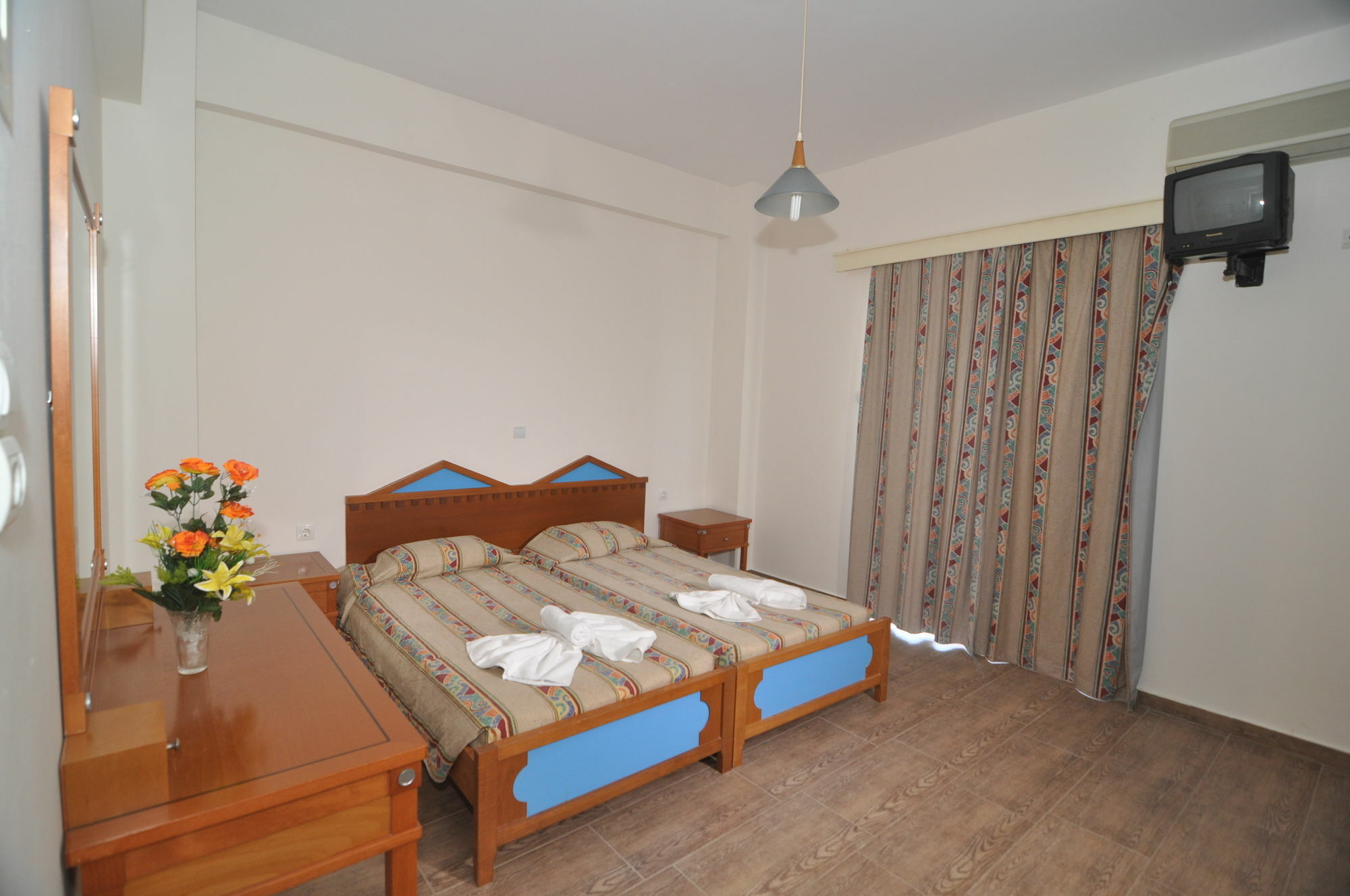 Hollywood Suites Tigaki Exterior foto